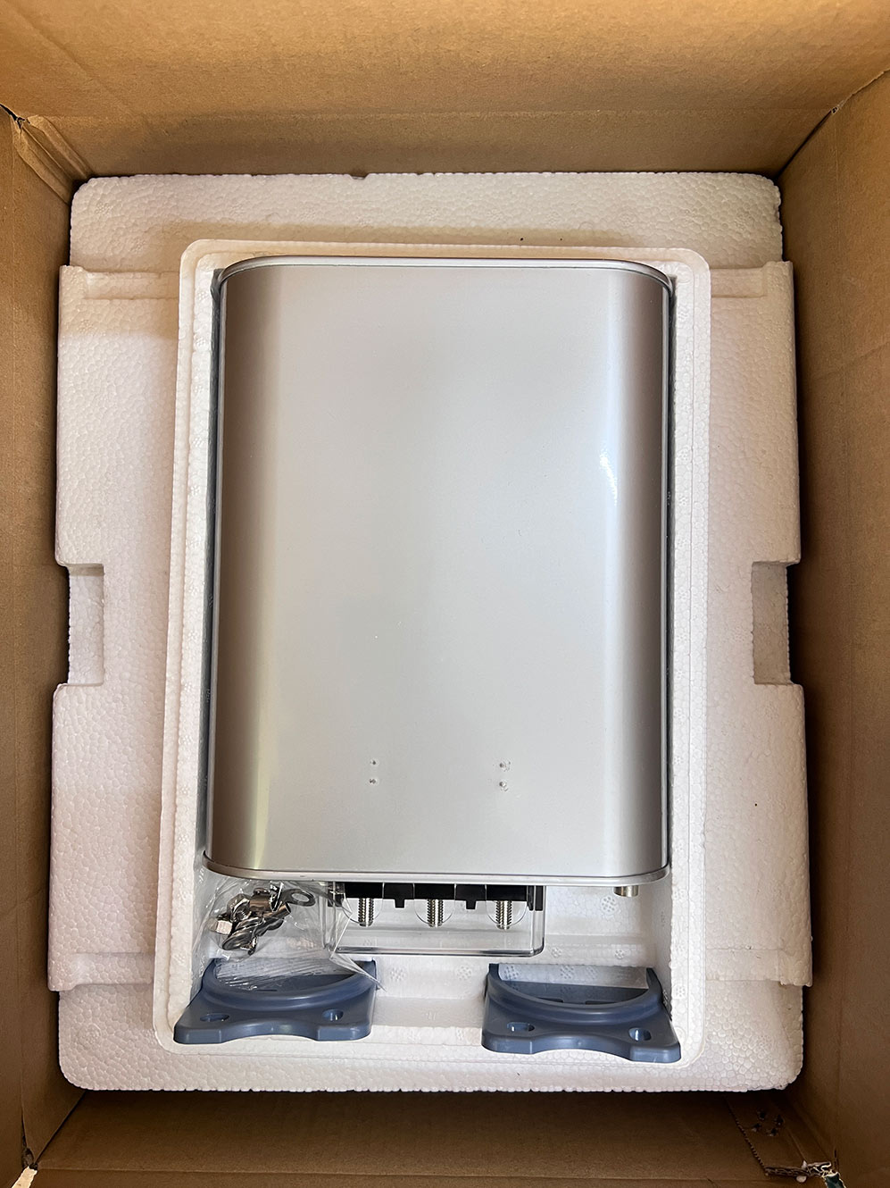 Những kiểm tra cần thiết trong quá trình vận hành tụ điện mới tại chỗ là gì?